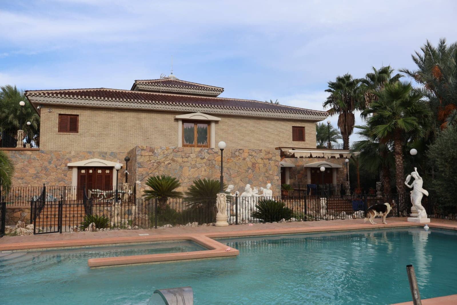 5 bedroom Villa for sale in Murcia city with garage - € 3,400,000 (Ref: 10085332)