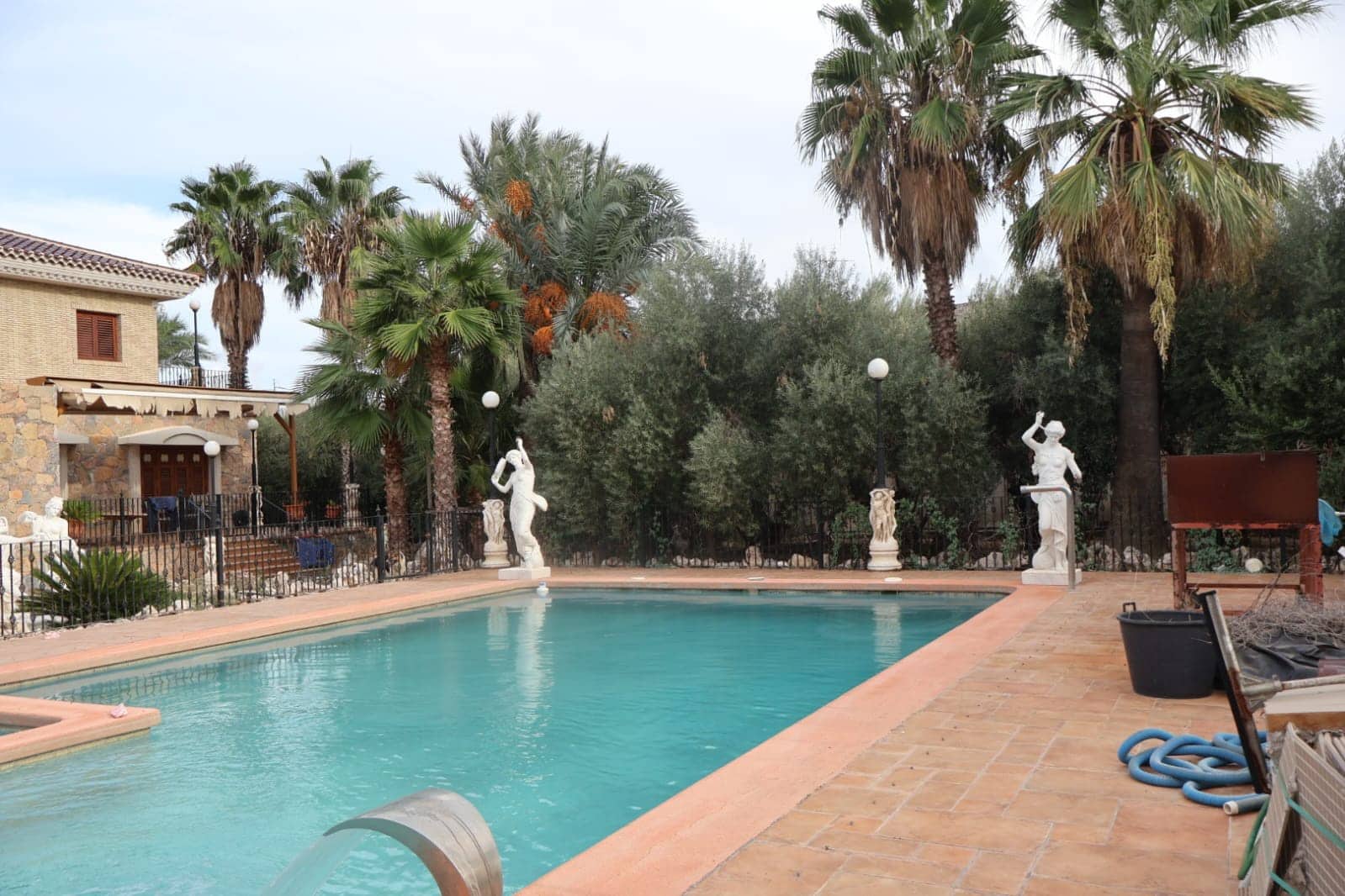 5 bedroom Villa for sale in Murcia city with garage - € 3,400,000 (Ref: 10085332)