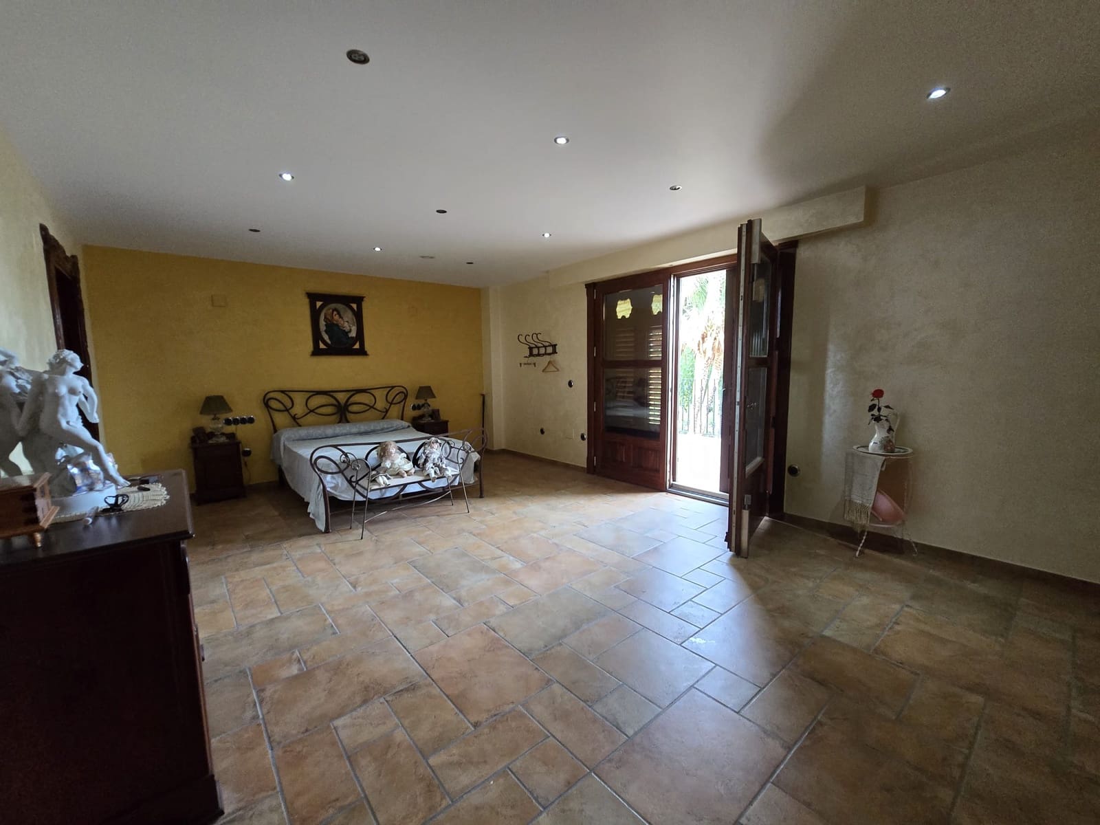 5 bedroom Villa for sale in Murcia city with garage - € 3,400,000 (Ref: 10085332)