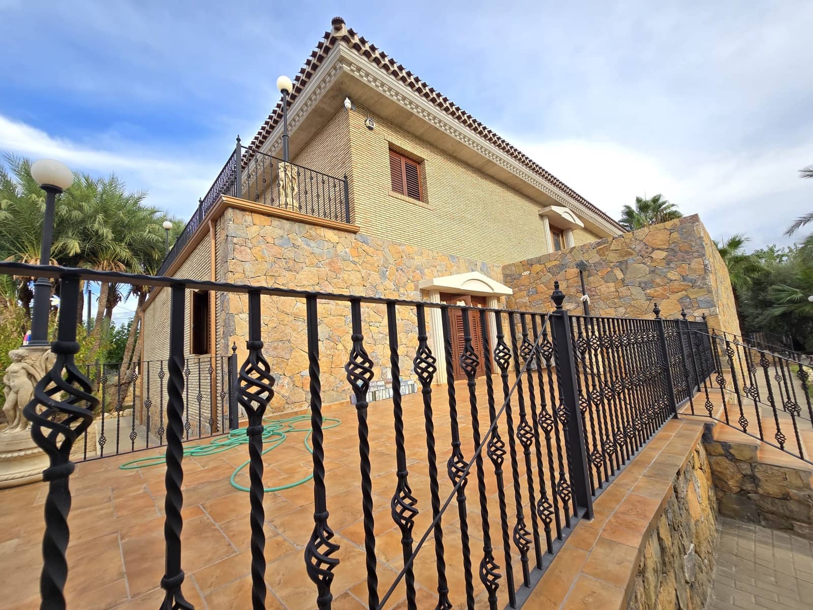 5 bedroom Villa for sale in Murcia city with garage - € 3,400,000 (Ref: 10085332)