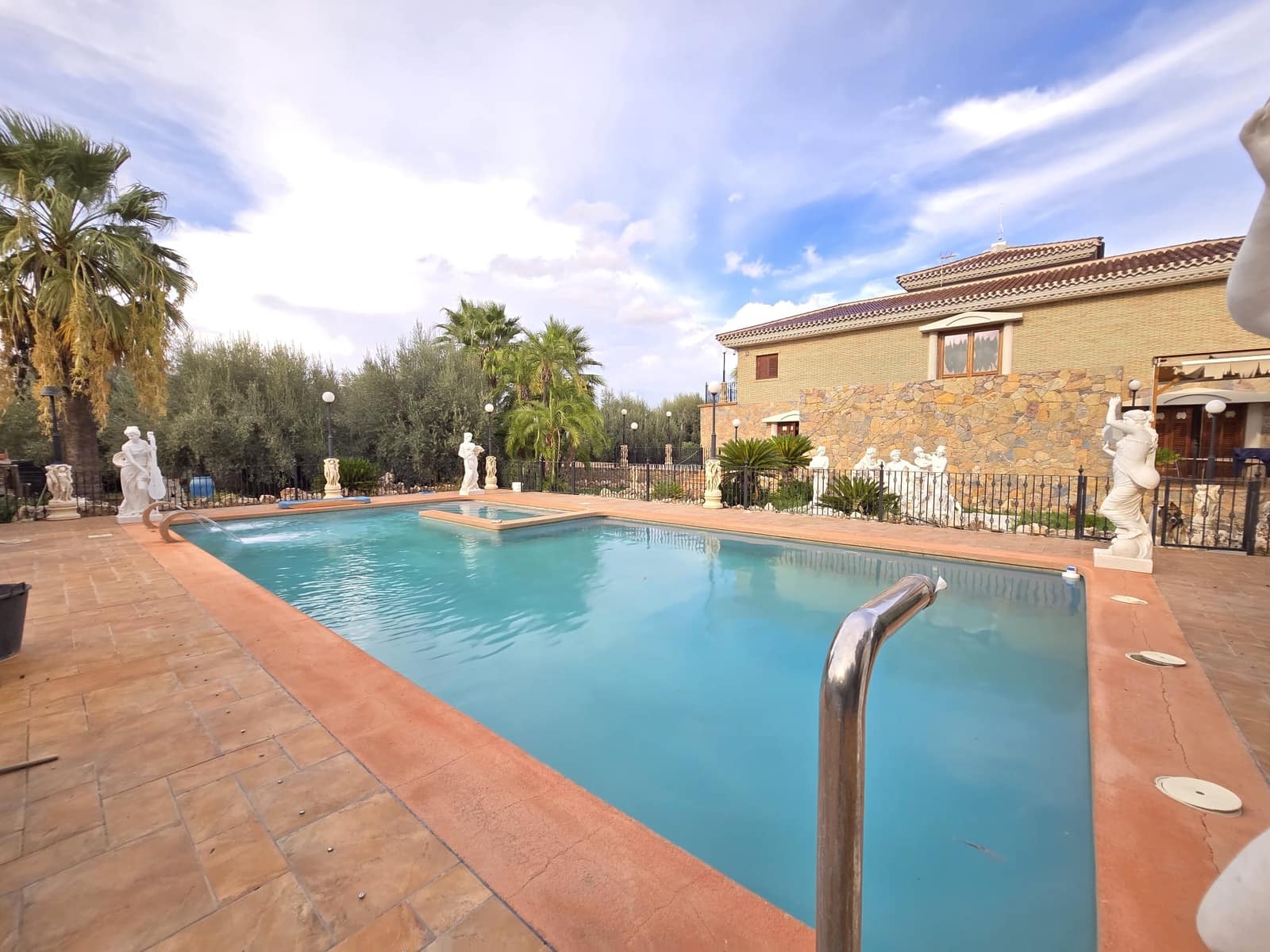 5 bedroom Villa for sale in Murcia city with garage - € 3,400,000 (Ref: 10085332)