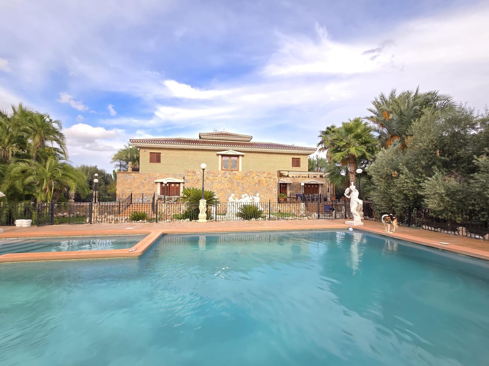 5 bedroom Villa for sale in Murcia city with garage - € 3,400,000 (Ref: 10085332)
