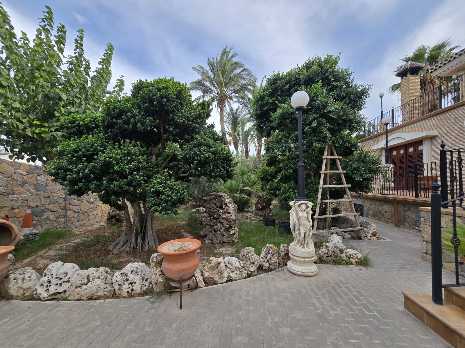5 bedroom Villa for sale in Murcia city with garage - € 3,400,000 (Ref: 10085332)