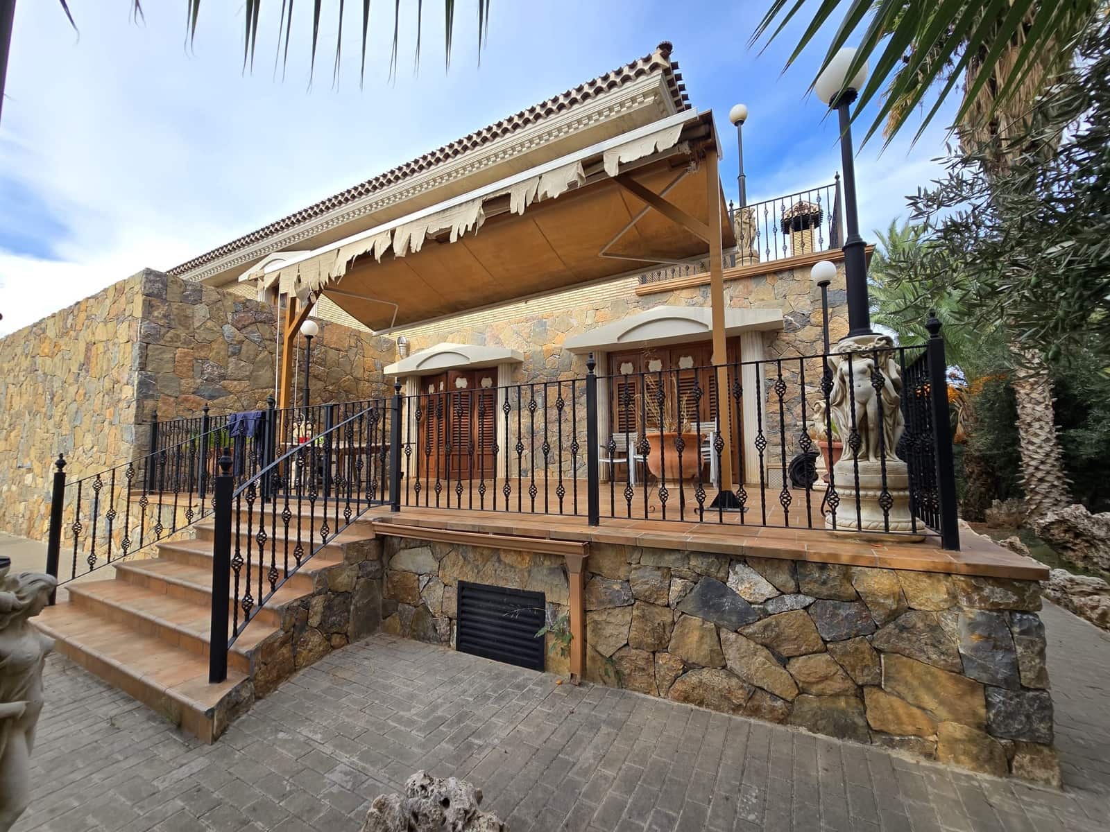 5 bedroom Villa for sale in Murcia city with garage - € 3,400,000 (Ref: 10085332)