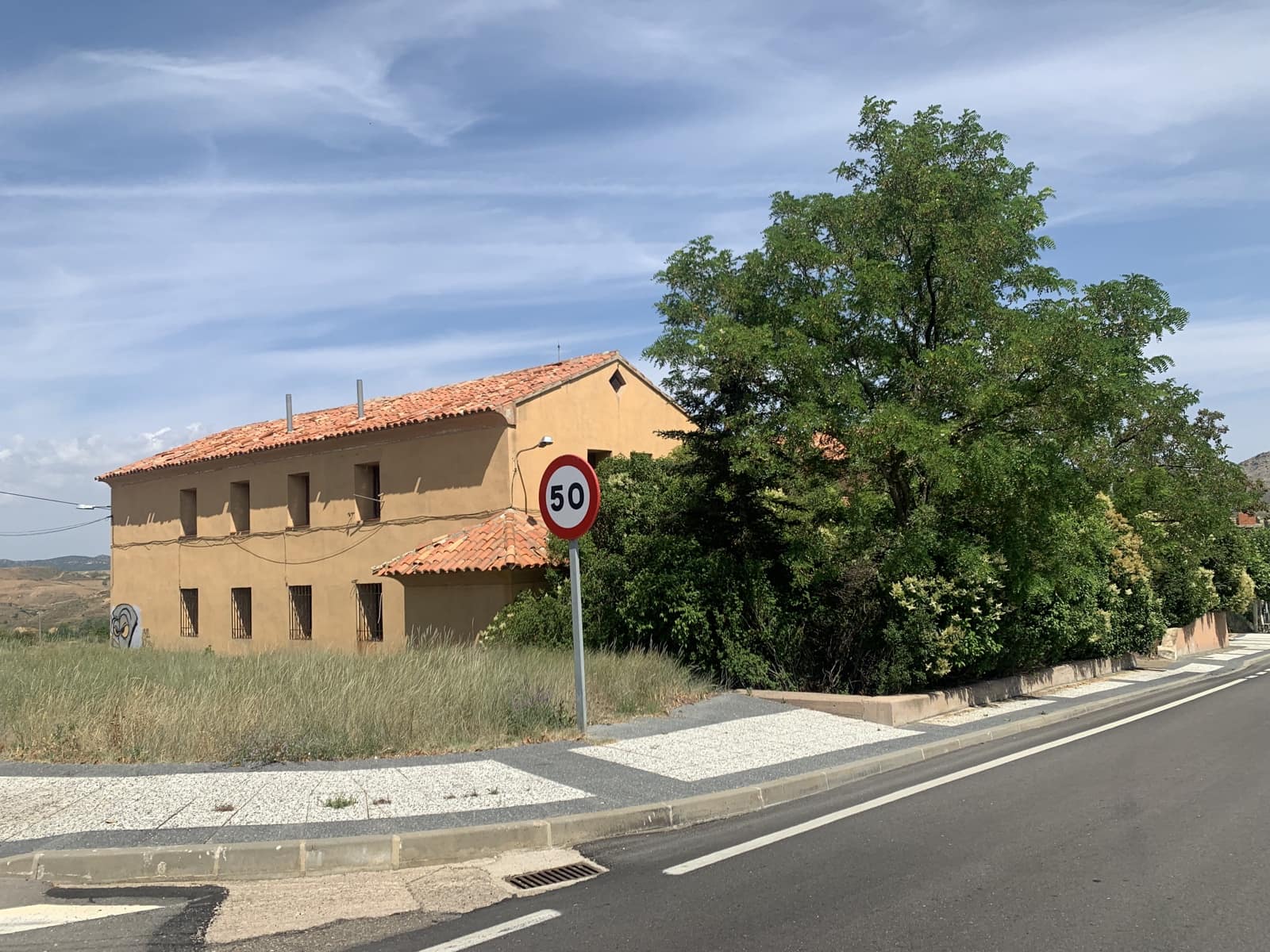 24 bedroom Guesthouse/B & B for sale in Escucha - € 220,000 (Ref: 10089686)