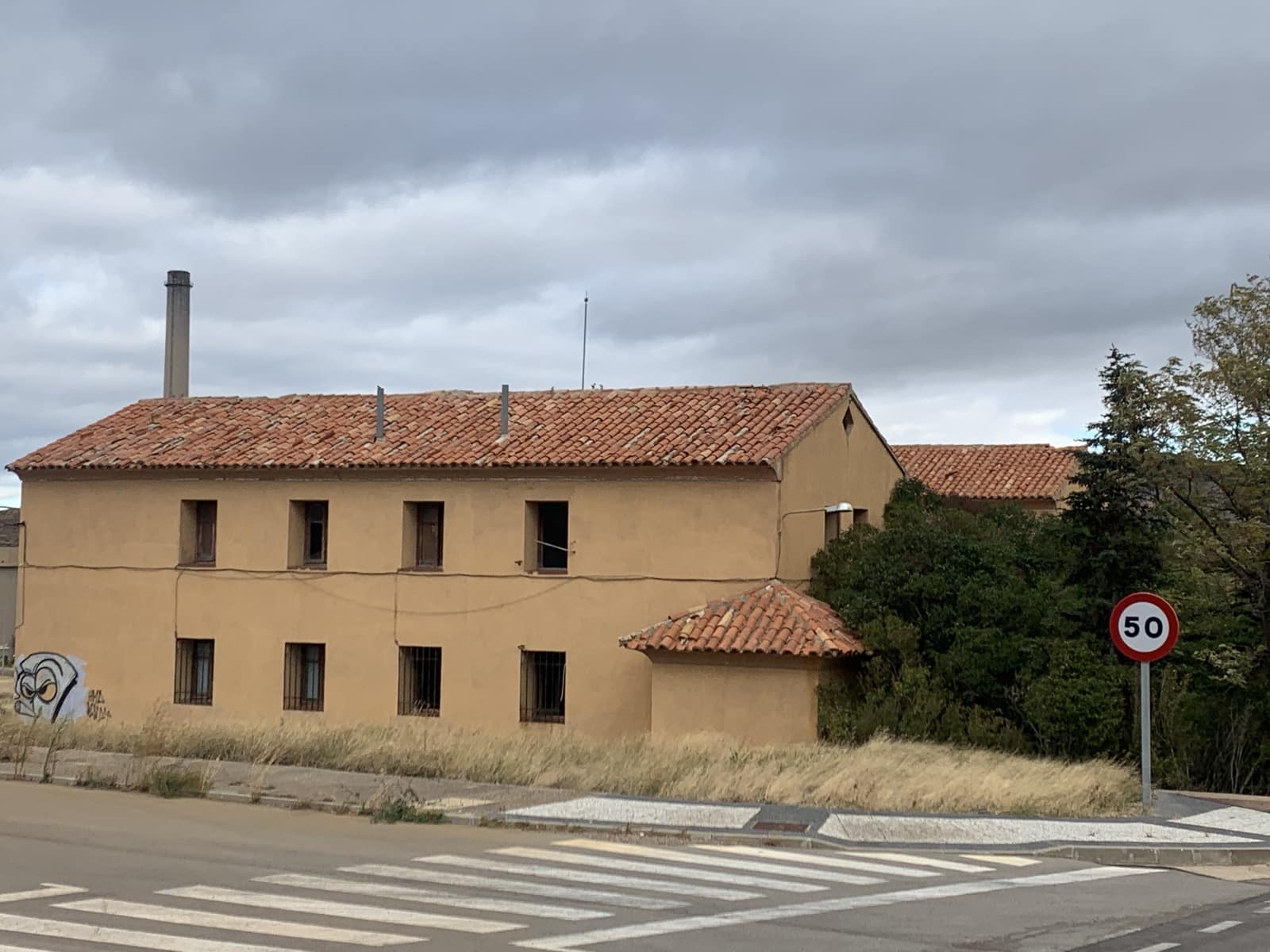 24 bedroom Guesthouse/B & B for sale in Escucha - € 220,000 (Ref: 10089686)