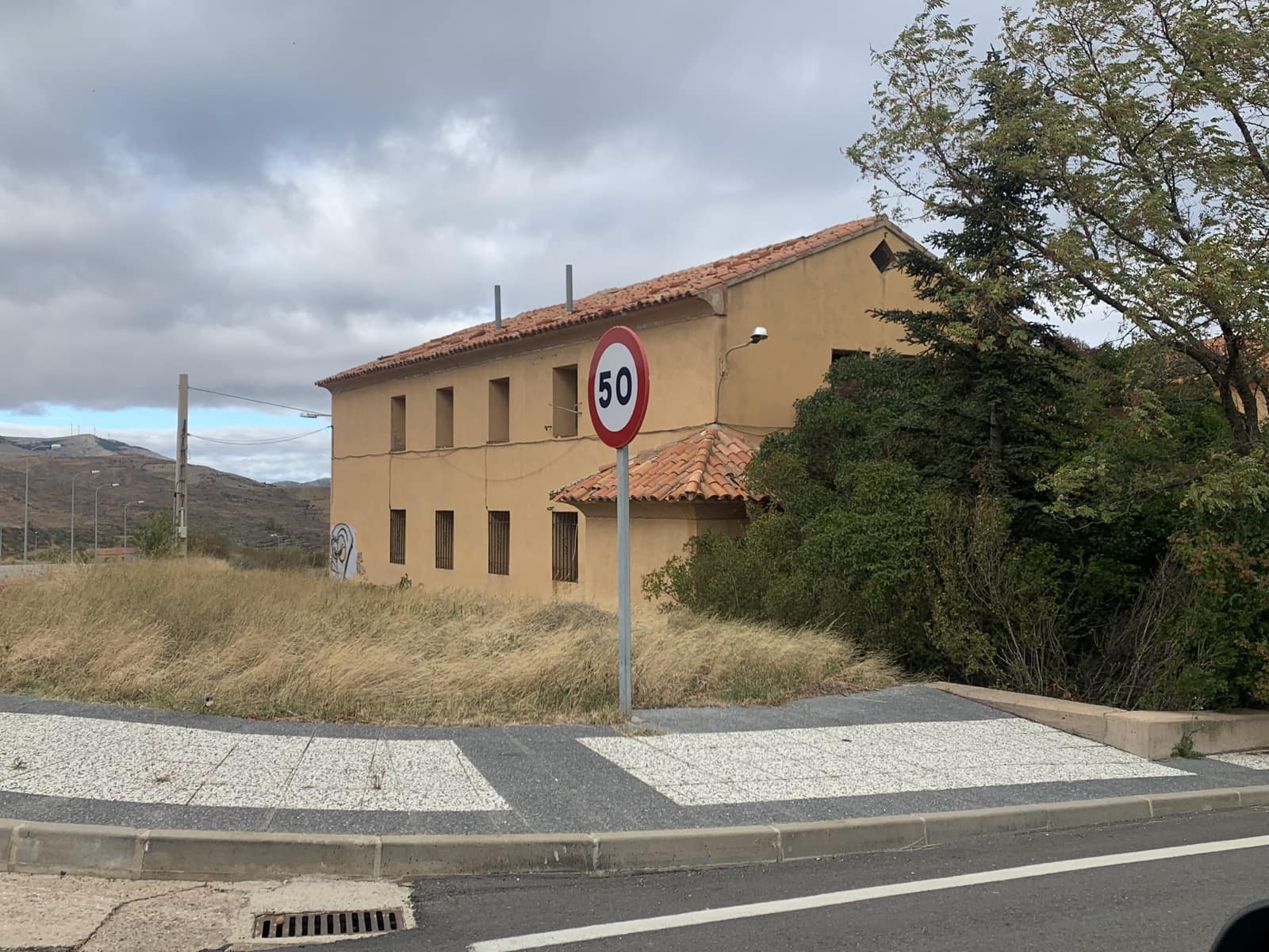 24 bedroom Guesthouse/B & B for sale in Escucha - € 220,000 (Ref: 10089686)
