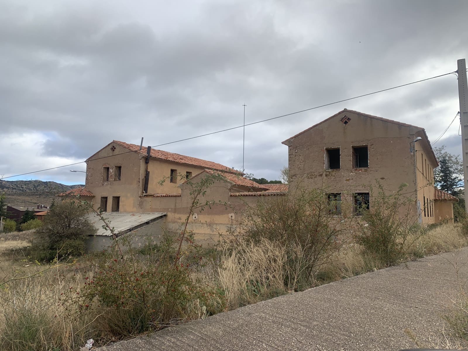 24 bedroom Guesthouse/B & B for sale in Escucha - € 220,000 (Ref: 10089686)