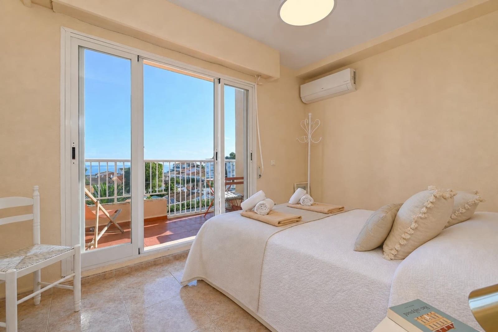2 bedroom Apartment for holiday rental in Denia with pool garage - € 528 (Ref: 10094142)
