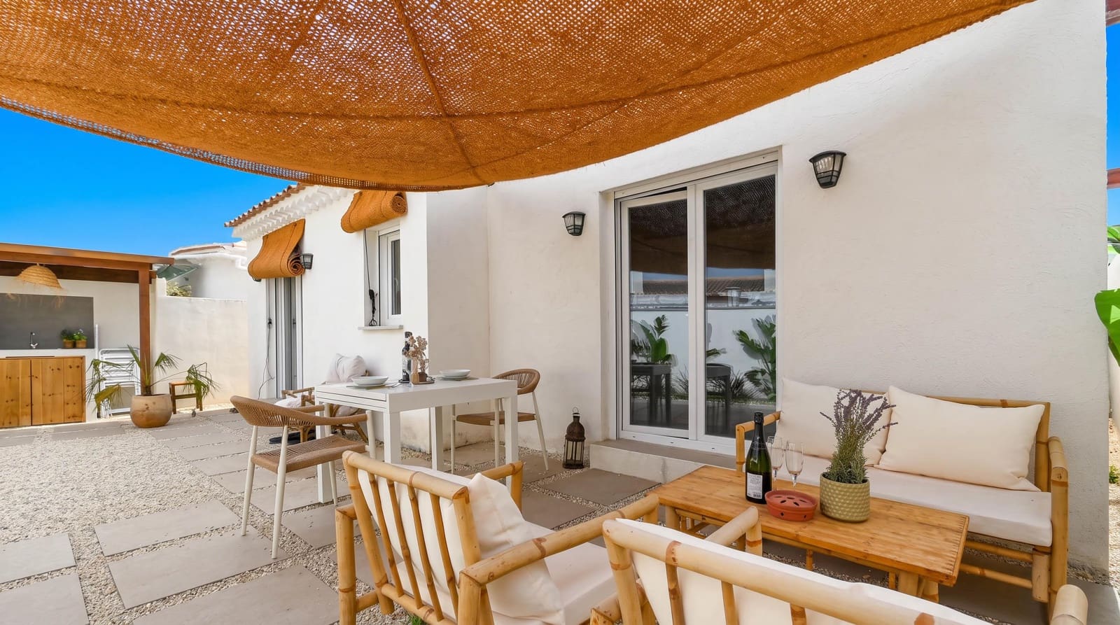 Casa de 2 habitaciones en Dénia en alquiler vacacional - 564 € (Ref: 10123367)