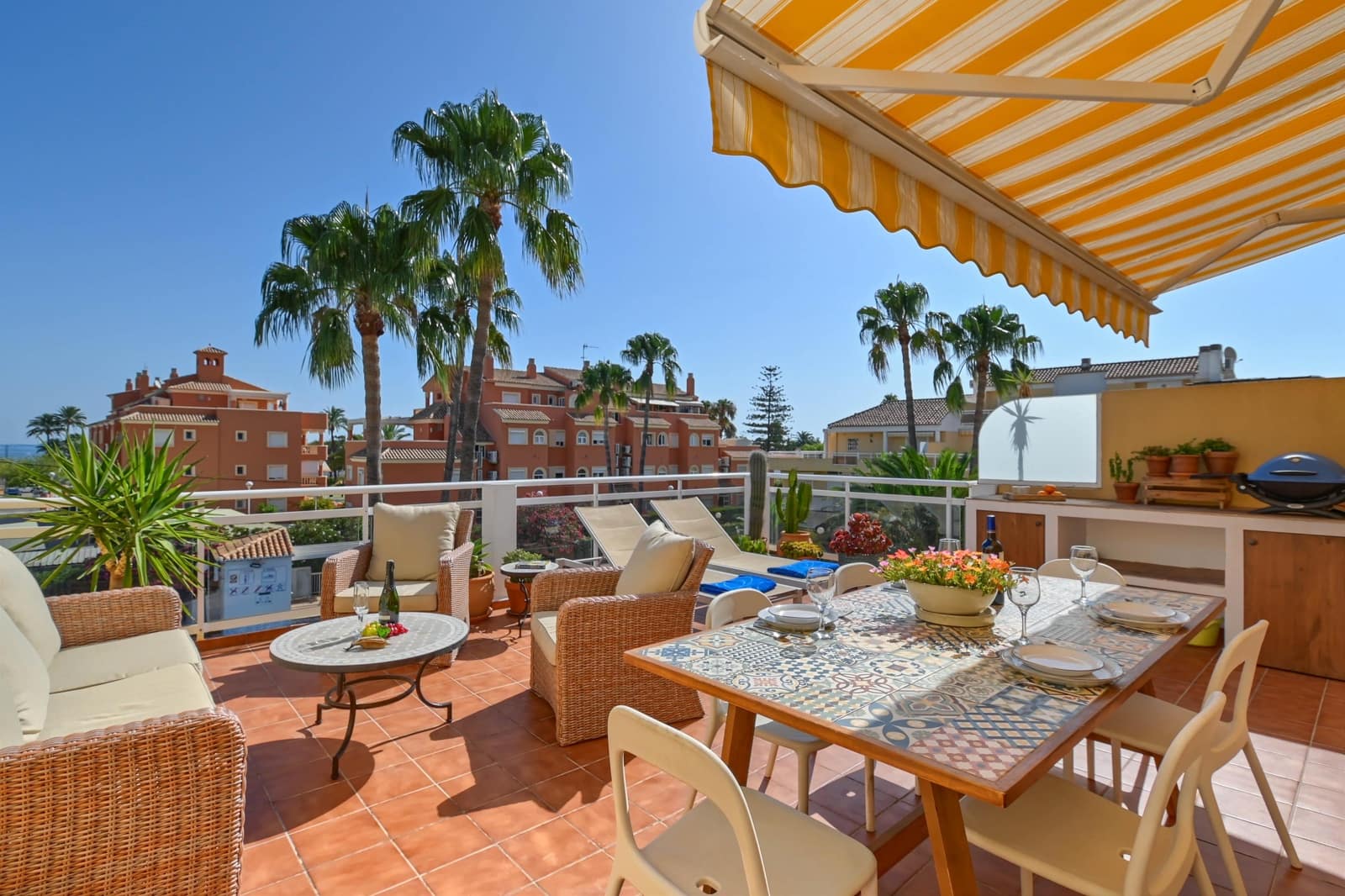 2 sovrum Lägenhet för semesterbostäder i Denia med pool garage - 412 € (Ref: 3712542)