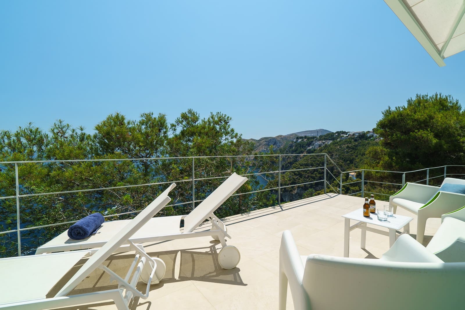 3 sovrum Villa för semesterbostäder i Ambolo med pool garage - 1 470 € (Ref: 3712544)