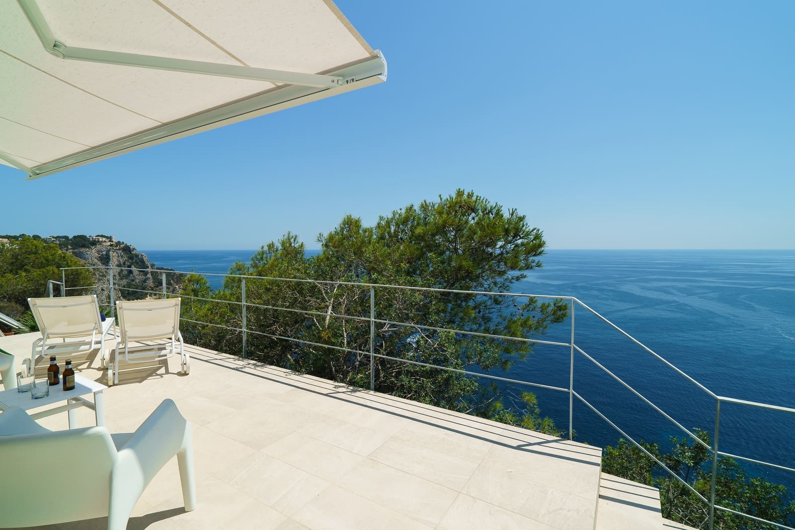 3 sovrum Villa för semesterbostäder i Ambolo med pool garage - 1 470 € (Ref: 3712544)