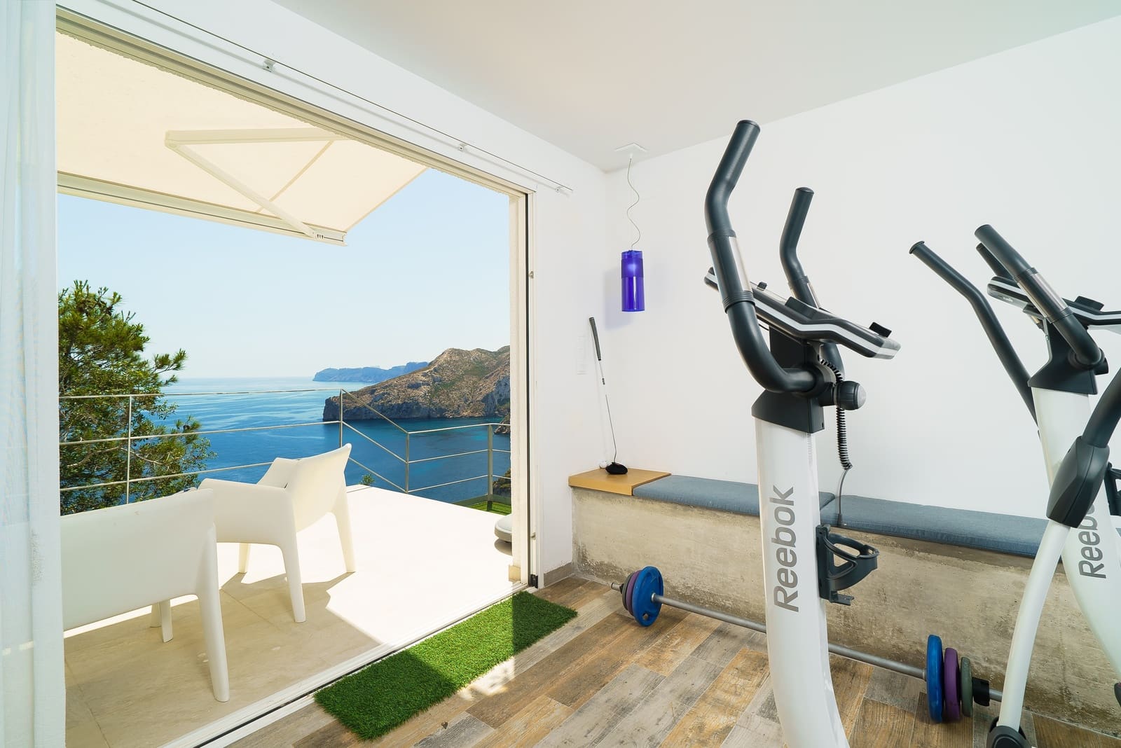 3 sovrum Villa för semesterbostäder i Ambolo med pool garage - 1 470 € (Ref: 3712544)