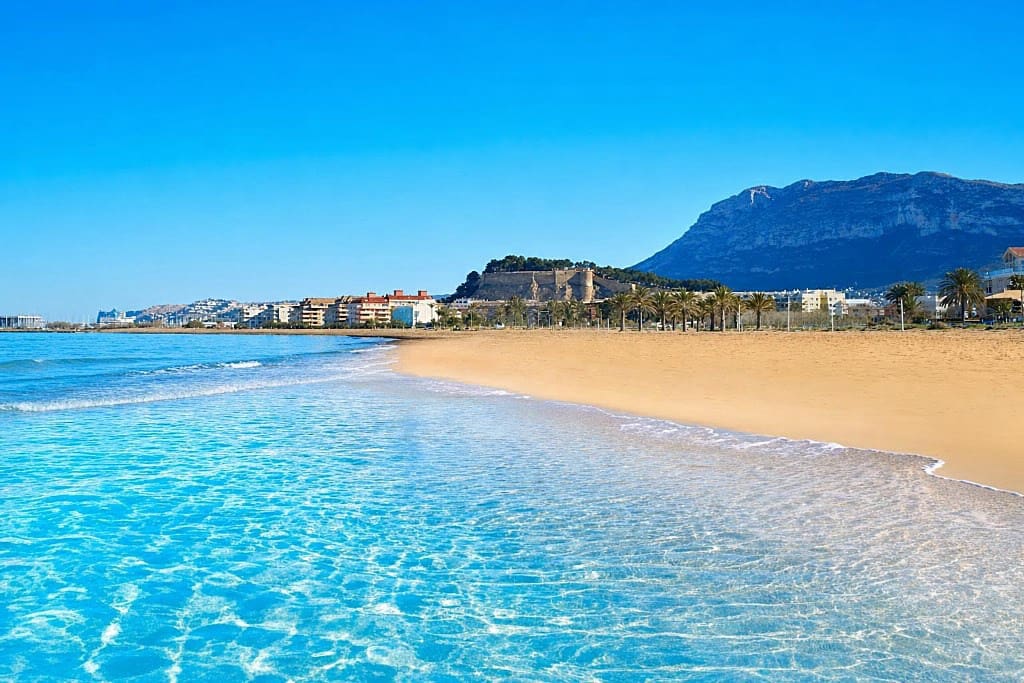 4 Zimmer Ferienvilla in Denia mit Pool Garage - 1.029 € (Ref: 3712545)