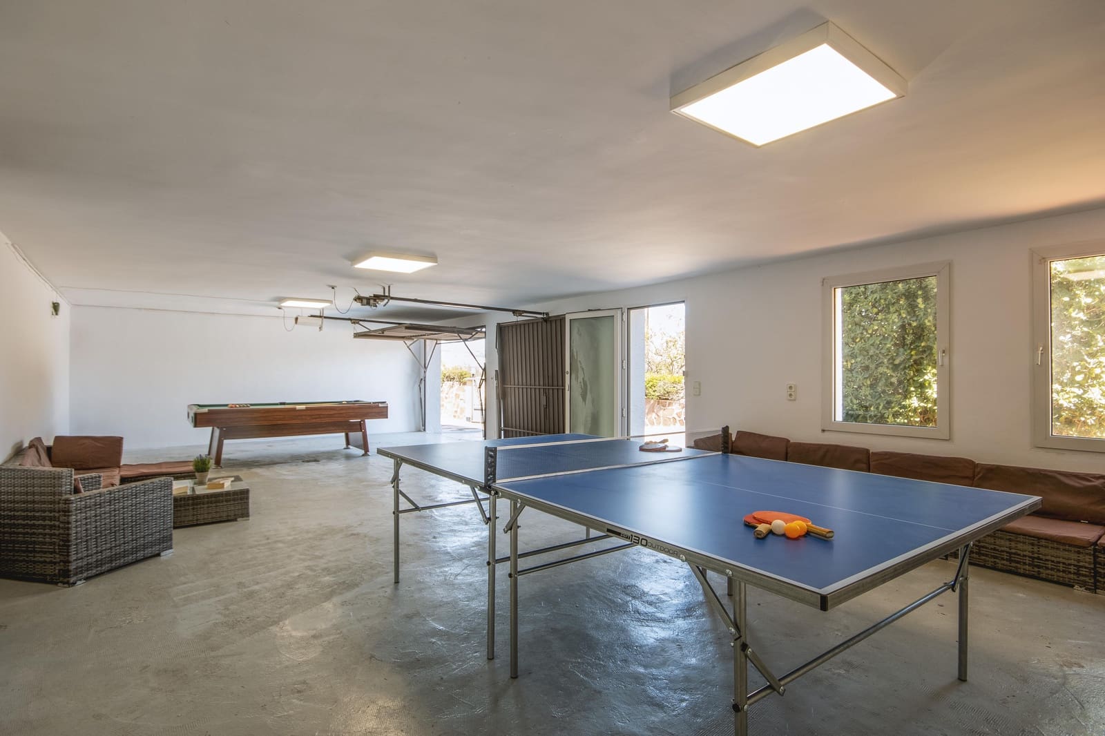   8 soveværelse   ferieVilla i Adsubia   med   swimmingpool  garage  - € 3.032 (Ref: 3712547)