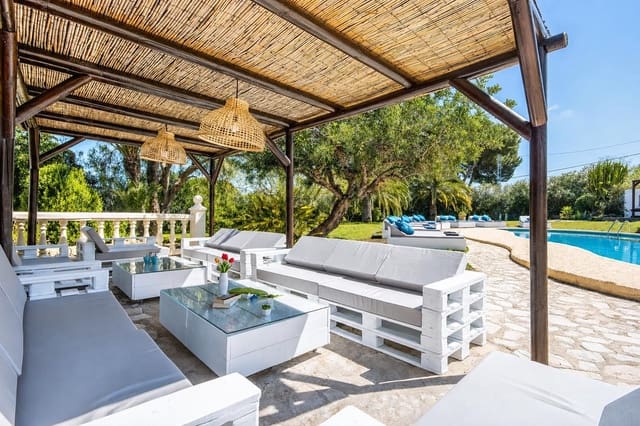   8 soveværelse   ferieVilla i Adsubia, Javea / Xàbia med   swimmingpool  garage  - € 3.032 (Ref: 3712547)