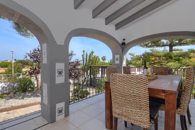 Villa/Maison de 4 chambres de location de vacances à Adsubia, Javea / Xàbia avec piscine garage - 838 € (Ref: 3712548)