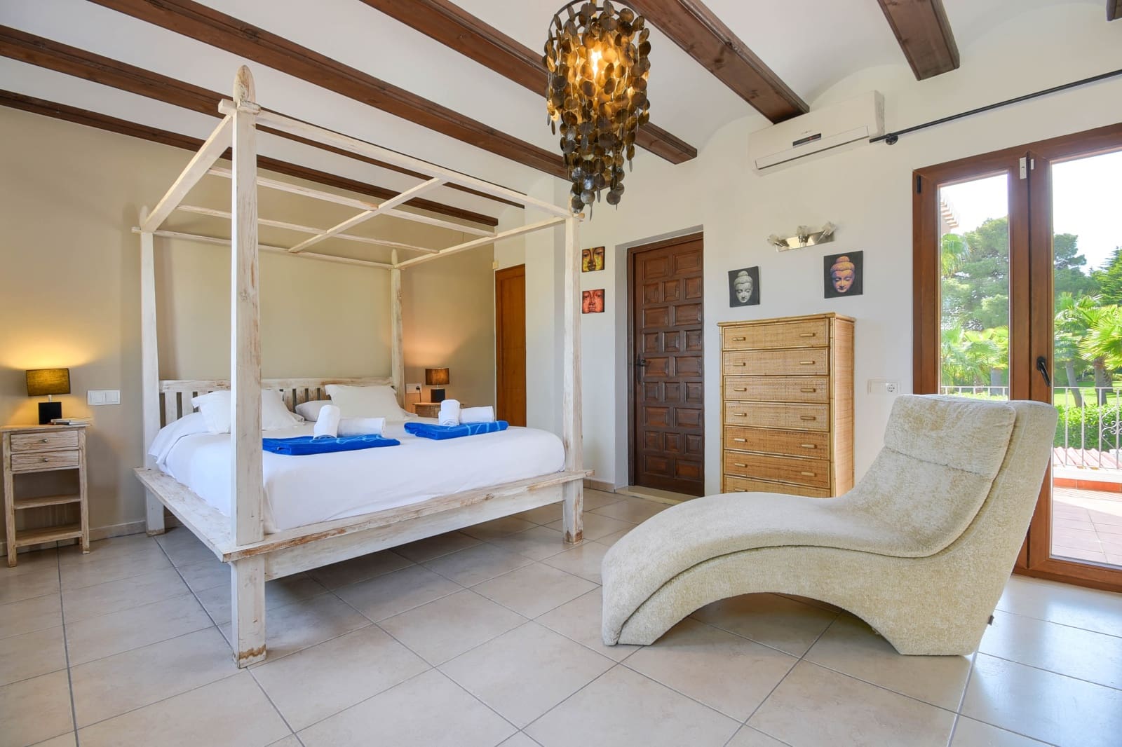 Villa/Maison de 4 chambres de location de vacances à Adsubia avec piscine garage - 838 € (Ref: 3712548)