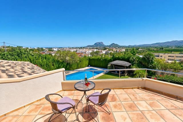 4 soverom Villa til salgs i Dénia med svømmebasseng garasje - € 1 007 (Ref: 3712549)