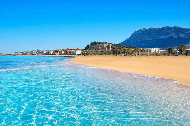 3 sypialnia Willa na kwatery wakacyjne w El Palmar - Los Molinos, Dénia z basenem garażem - 1 112 € (Ref: 3712561)
