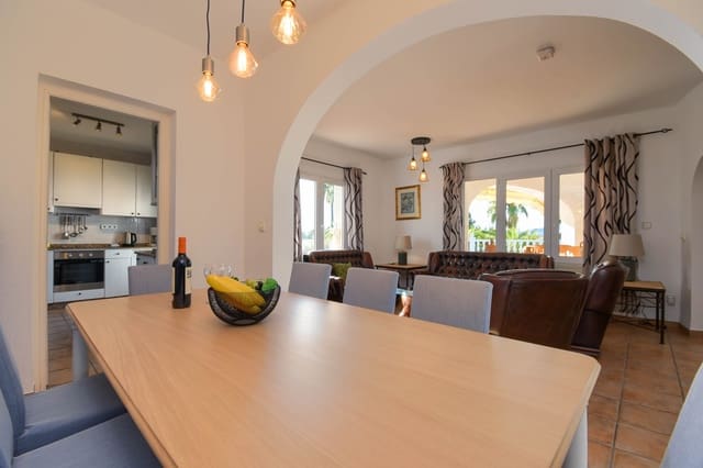   4 soveværelse   ferieVilla i El Portet - Pla de Mar, Teulada-Moraira med   swimmingpool  garage  - € 559 (Ref: 3712563)