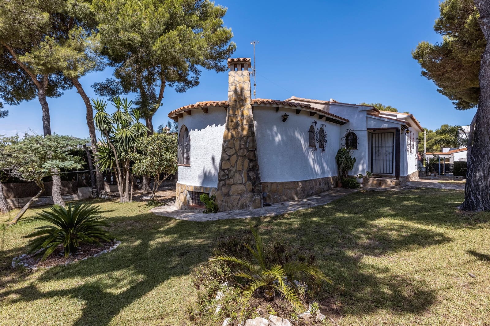 4 bedroom Villa for holiday rental in Ambolo with pool garage - € 800 (Ref: 3712567)