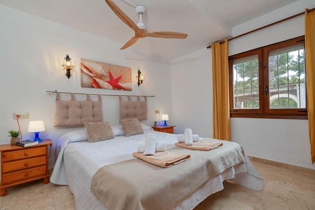 Chalet de 4 habitaciones en Ambolo, Javea / Xàbia en alquiler vacacional con piscina garaje - 800 € (Ref: 3712567)