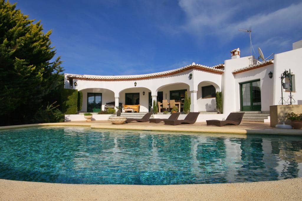 3 bedroom Villa for holiday rental in Javea / Xabia with pool garage - € 884 (Ref: 3712968)