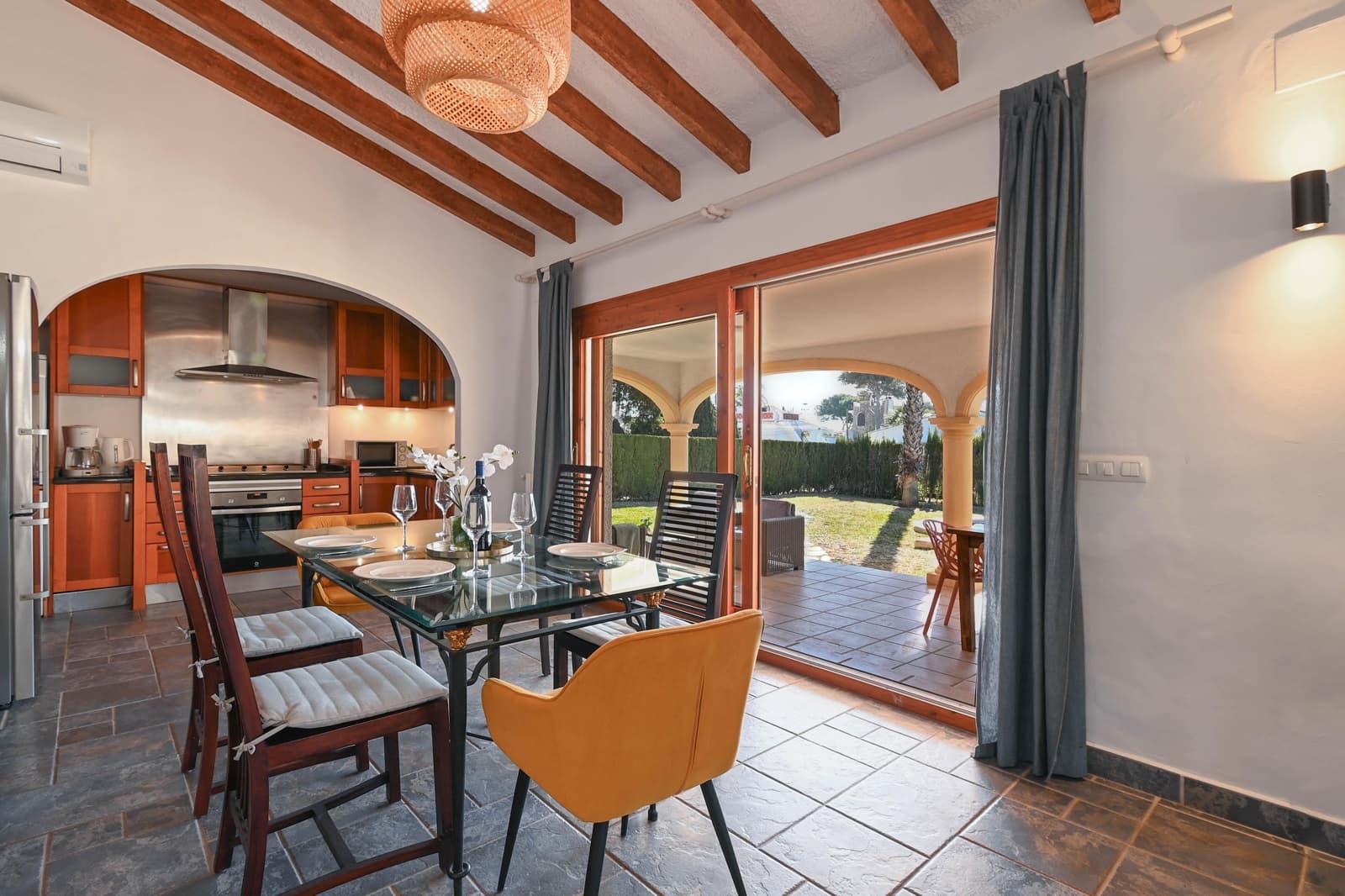 2 soverom Villa til salgs i Javea / Xabia med svømmebasseng garasje - € 581 (Ref: 3712975)