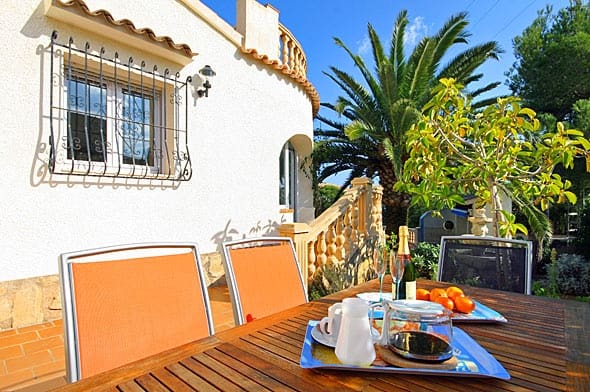 3 slaapkamer Villa voor vakantieverhuur in Javea / Xabia met zwembad garage - € 584 (Ref: 3712981)