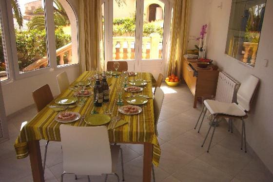 3 slaapkamer Villa voor vakantieverhuur in Javea / Xabia met zwembad garage - € 584 (Ref: 3712981)