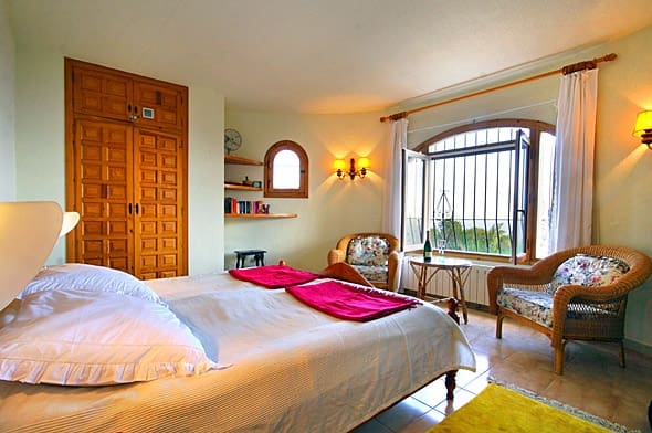 3 slaapkamer Villa voor vakantieverhuur in Javea / Xabia met zwembad garage - € 584 (Ref: 3712981)