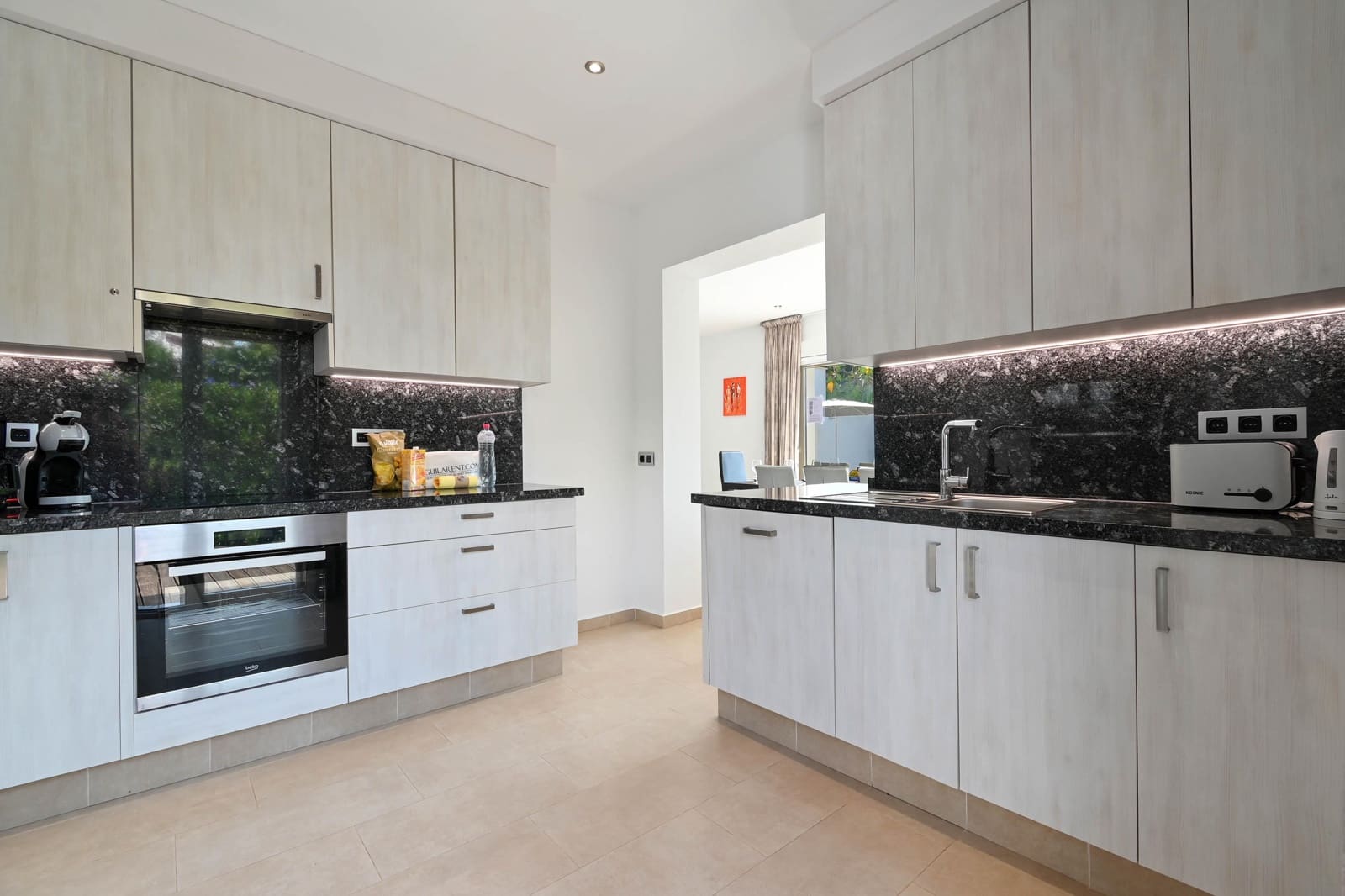 4 slaapkamer Villa voor vakantieverhuur in Javea / Xabia met zwembad garage - € 1.267 (Ref: 3712982)