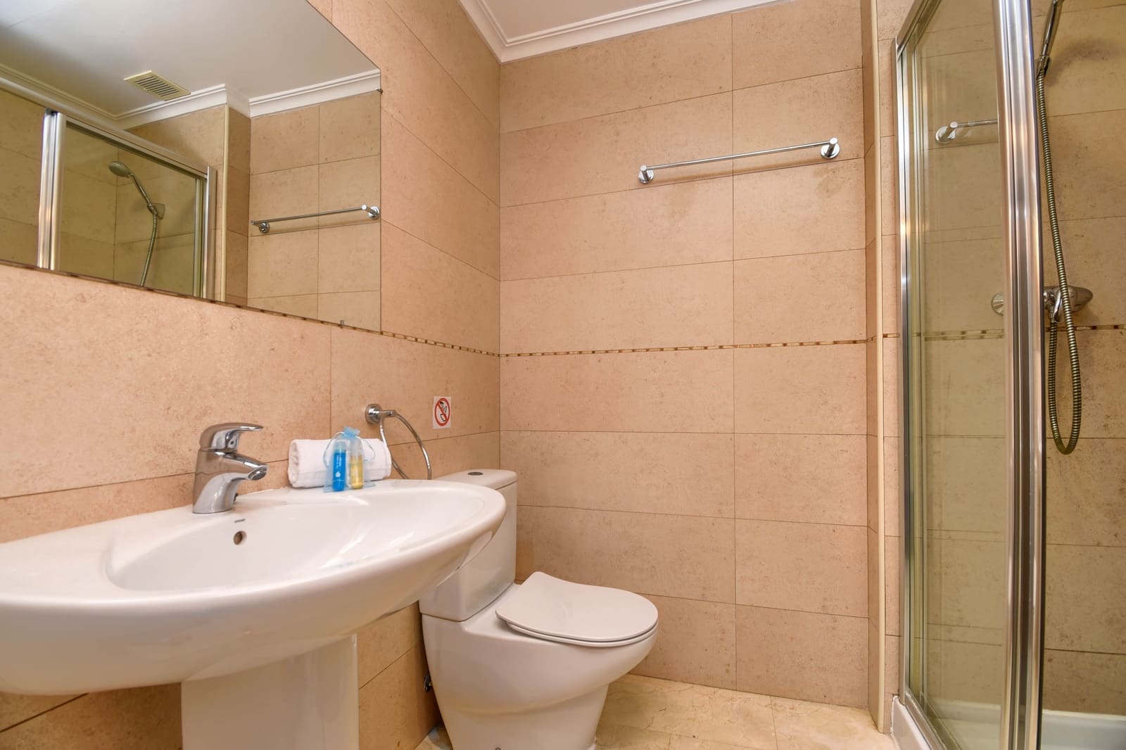 3 sovrum Lägenhet för semesterbostäder i Arenal med pool garage - 780 € (Ref: 3712986)