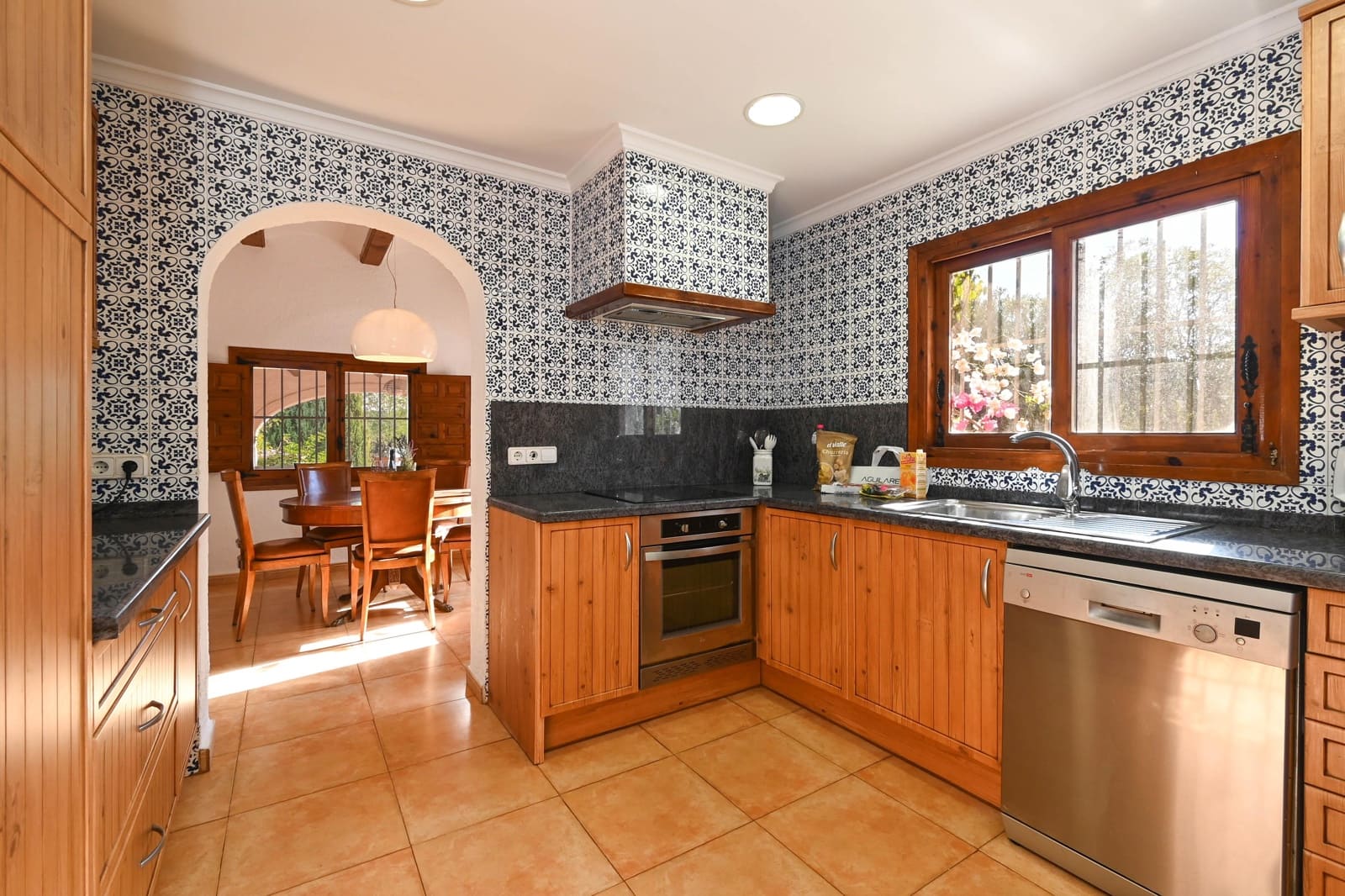 3 slaapkamer Villa voor vakantieverhuur in Javea / Xabia met zwembad garage - € 1.077 (Ref: 3712990)