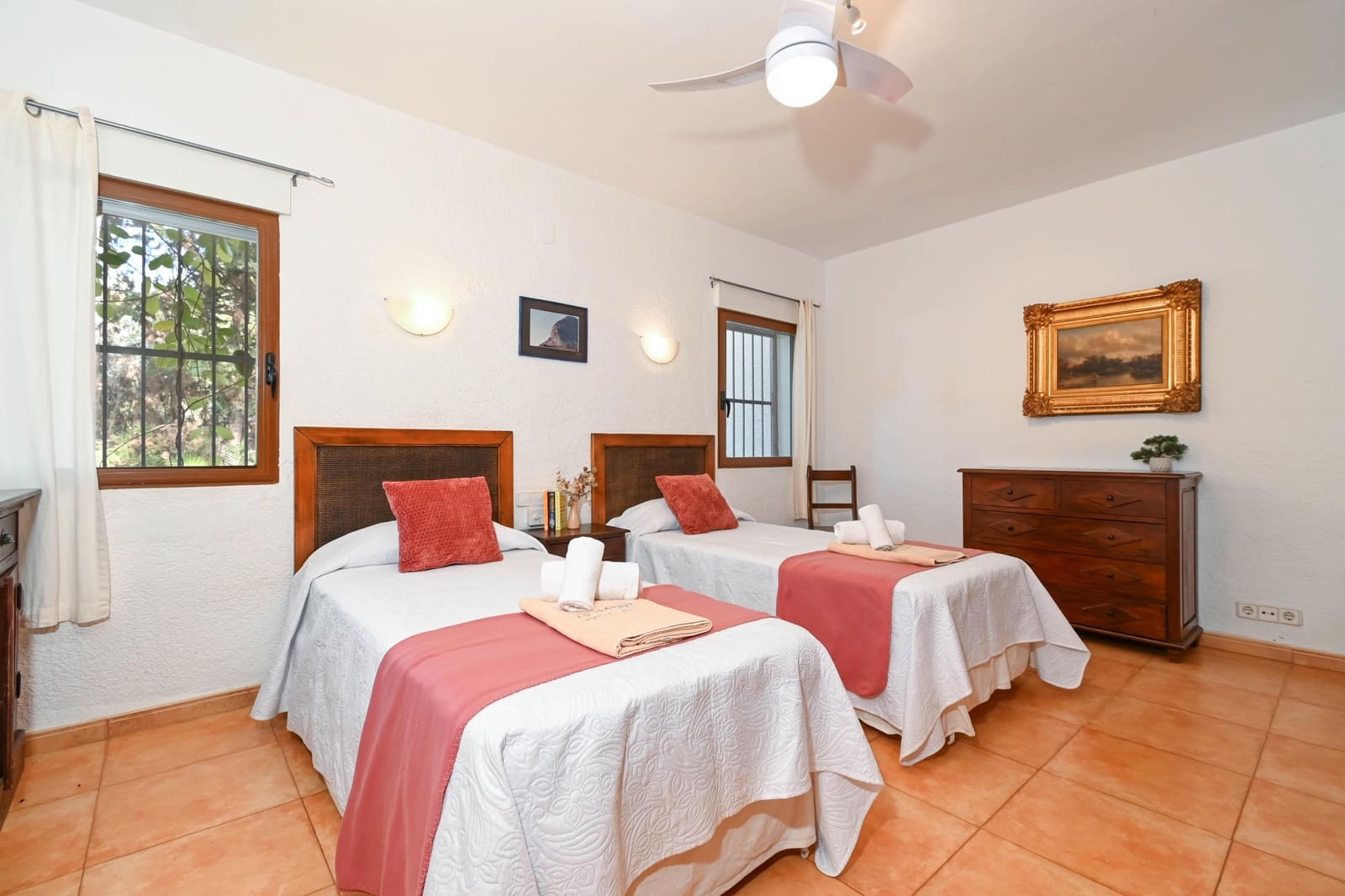 3 slaapkamer Villa voor vakantieverhuur in Javea / Xabia met zwembad garage - € 1.077 (Ref: 3712990)