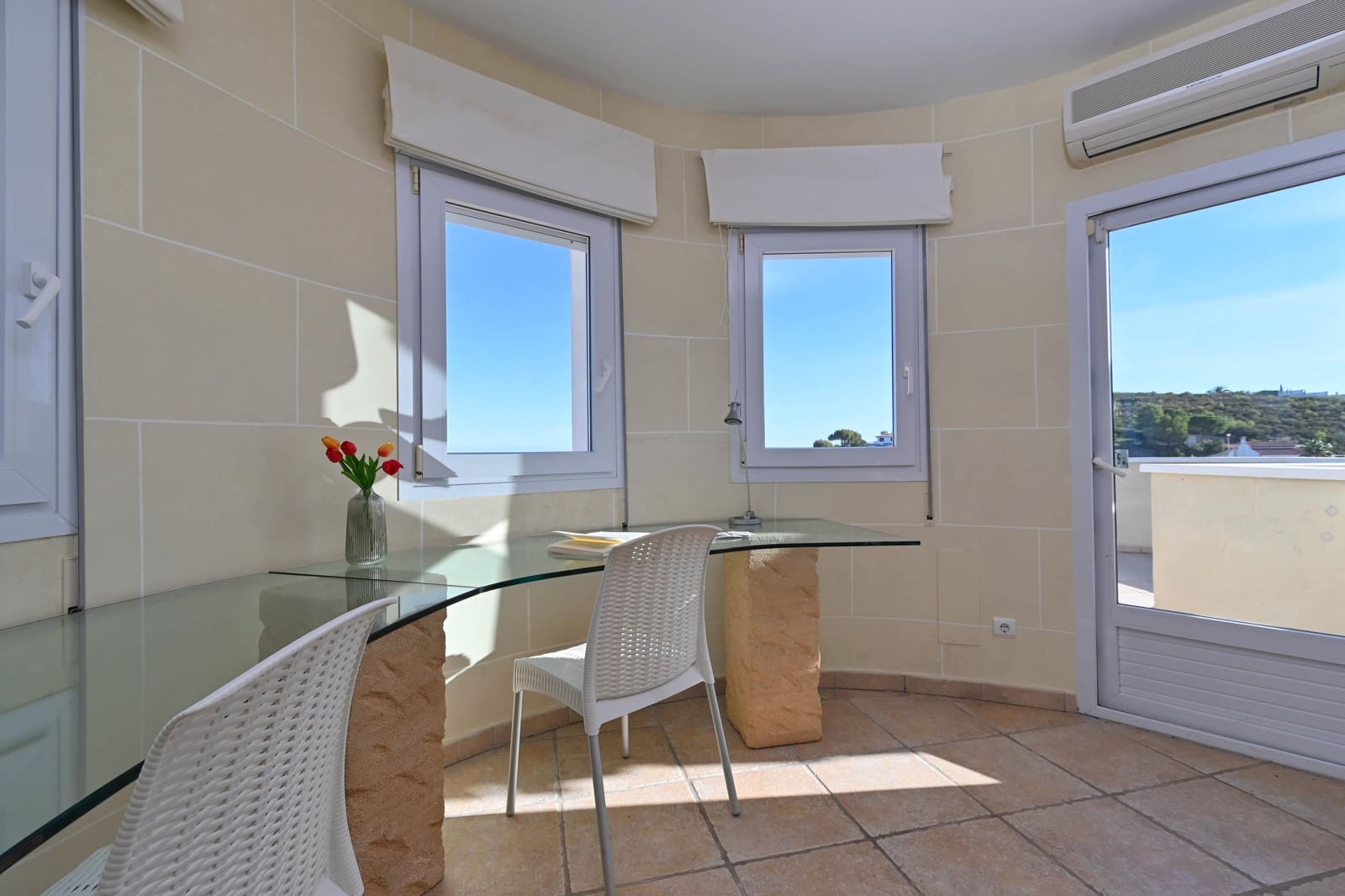 4 makuuhuone Huvila lomavuokrausta paikassa Javea / Xabia mukana uima-altaan 
autotalli - 908 € (Ref: 3712996)