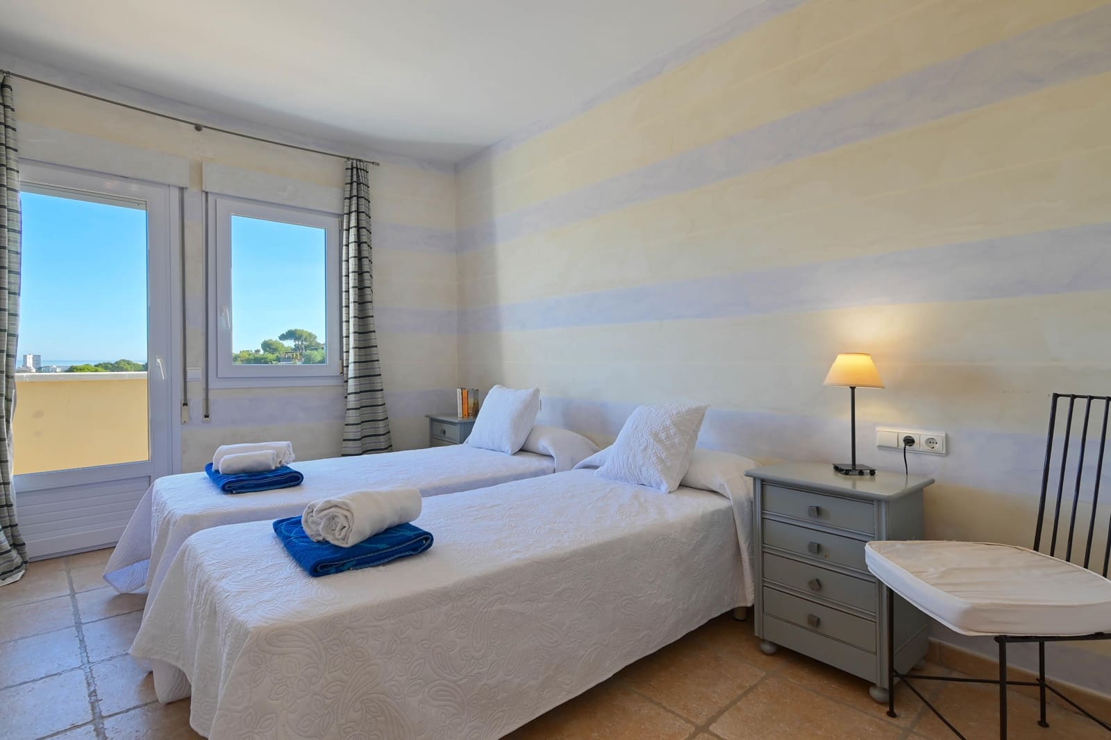 4 makuuhuone Huvila lomavuokrausta paikassa Javea / Xabia mukana uima-altaan 
autotalli - 908 € (Ref: 3712996)