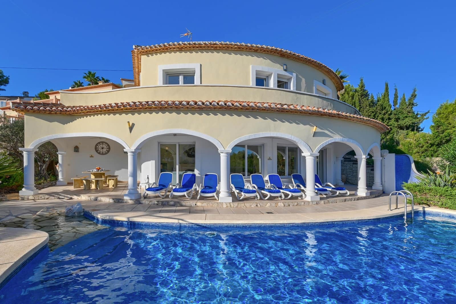 4 makuuhuone Huvila lomavuokrausta paikassa Javea / Xabia mukana uima-altaan 
autotalli - 908 € (Ref: 3712996)