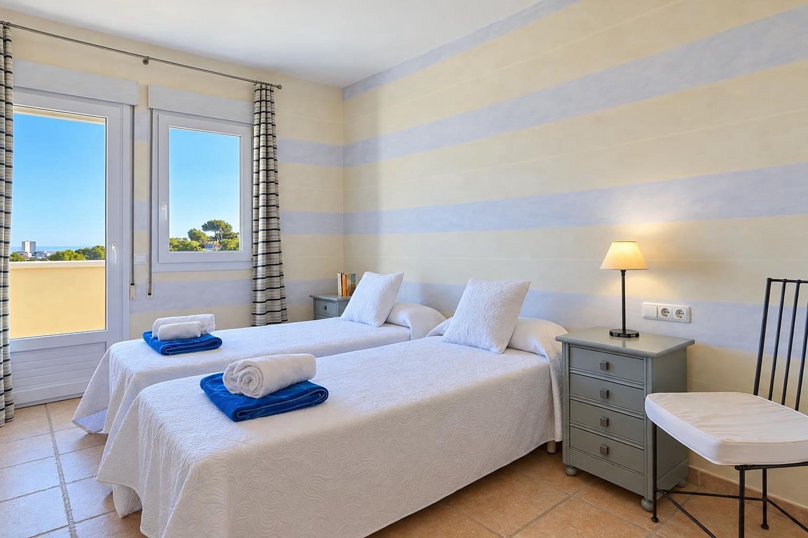 4 makuuhuone Huvila lomavuokrausta paikassa Javea / Xabia mukana uima-altaan 
autotalli - 908 € (Ref: 3712996)