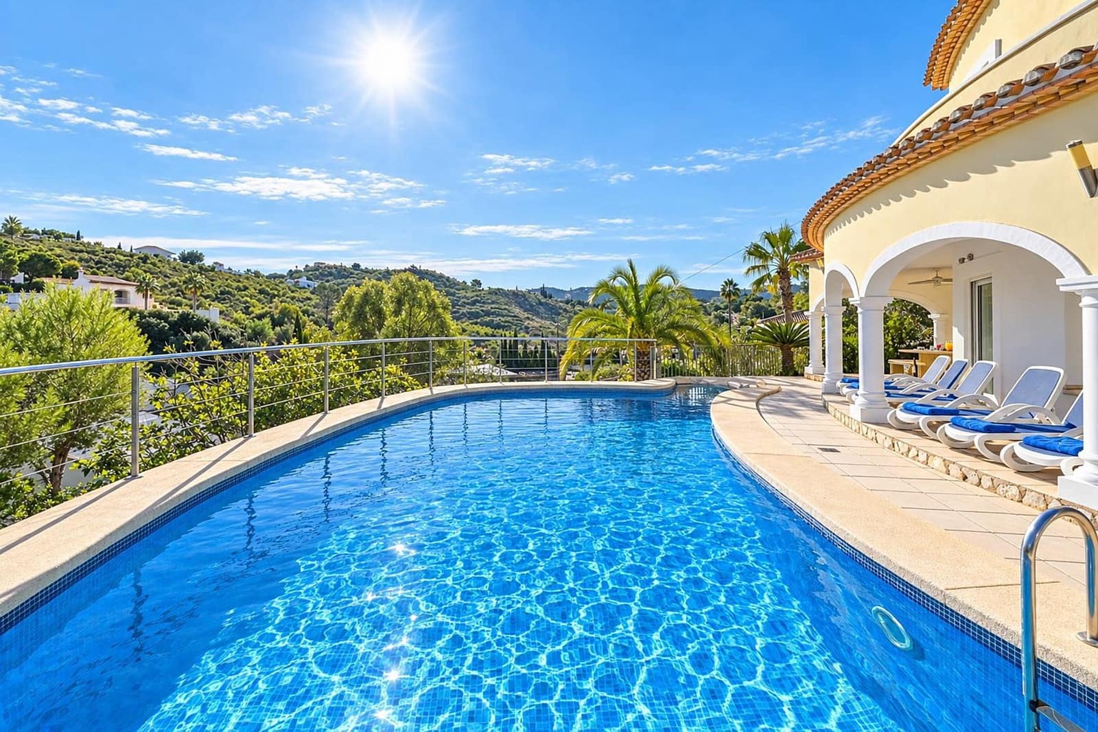 4 makuuhuone Huvila lomavuokrausta paikassa Javea / Xabia mukana uima-altaan 
autotalli - 908 € (Ref: 3712996)