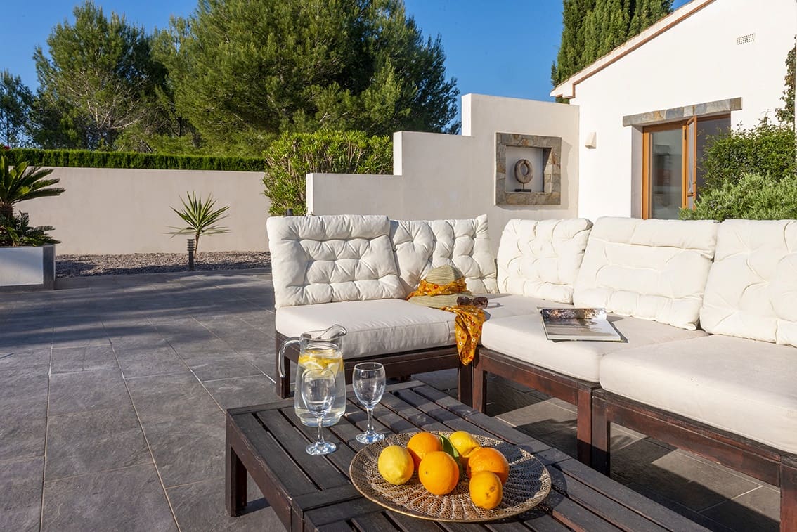 3 bedroom Villa for holiday rental in Javea / Xabia with pool garage - € 848 (Ref: 3713000)