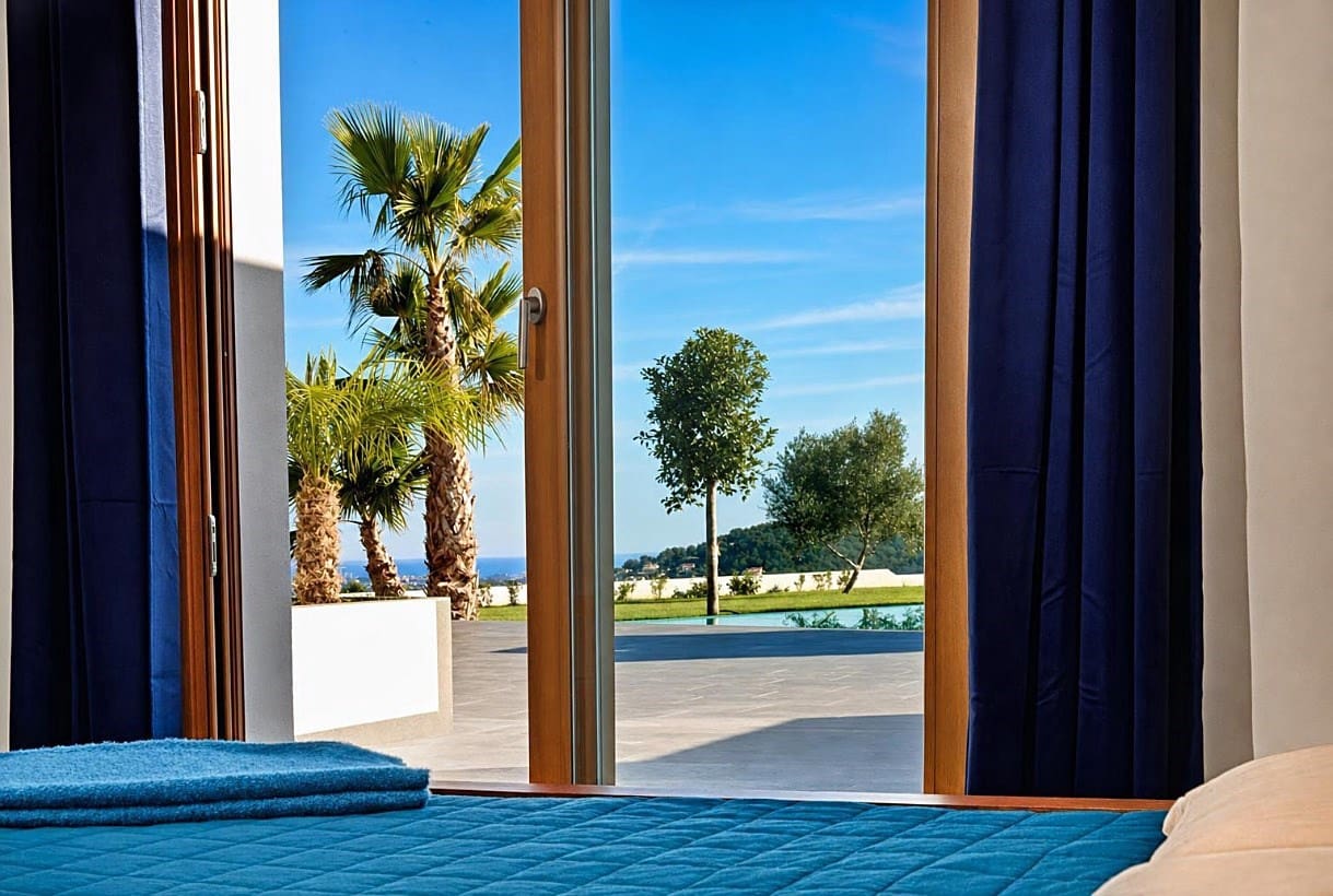 3 bedroom Villa for holiday rental in Javea / Xabia with pool garage - € 848 (Ref: 3713000)