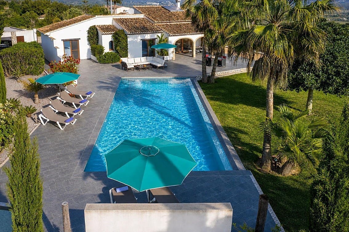3 bedroom Villa for holiday rental in Javea / Xabia with pool garage - € 848 (Ref: 3713000)