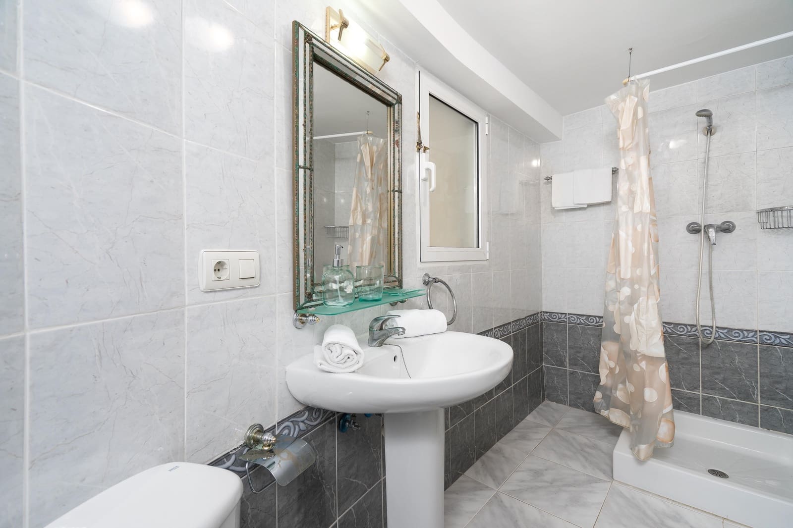 5 sypialnia Willa na kwatery wakacyjne w Javea / Xabia z basenem garażem - 1 713 € (Ref: 3713002)