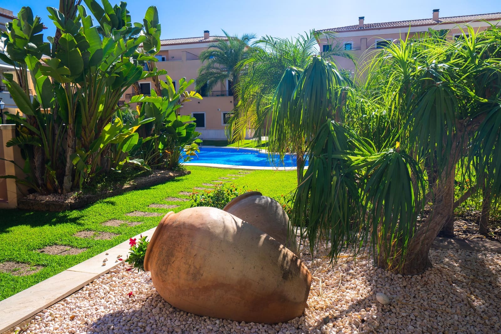 4 slaapkamer Appartement voor vakantieverhuur in Arenal met zwembad garage - € 1.041 (Ref: 3713010)