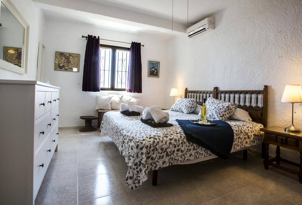 4 slaapkamer Villa voor vakantieverhuur in Javea / Xabia met zwembad garage - € 1.077 (Ref: 3713030)