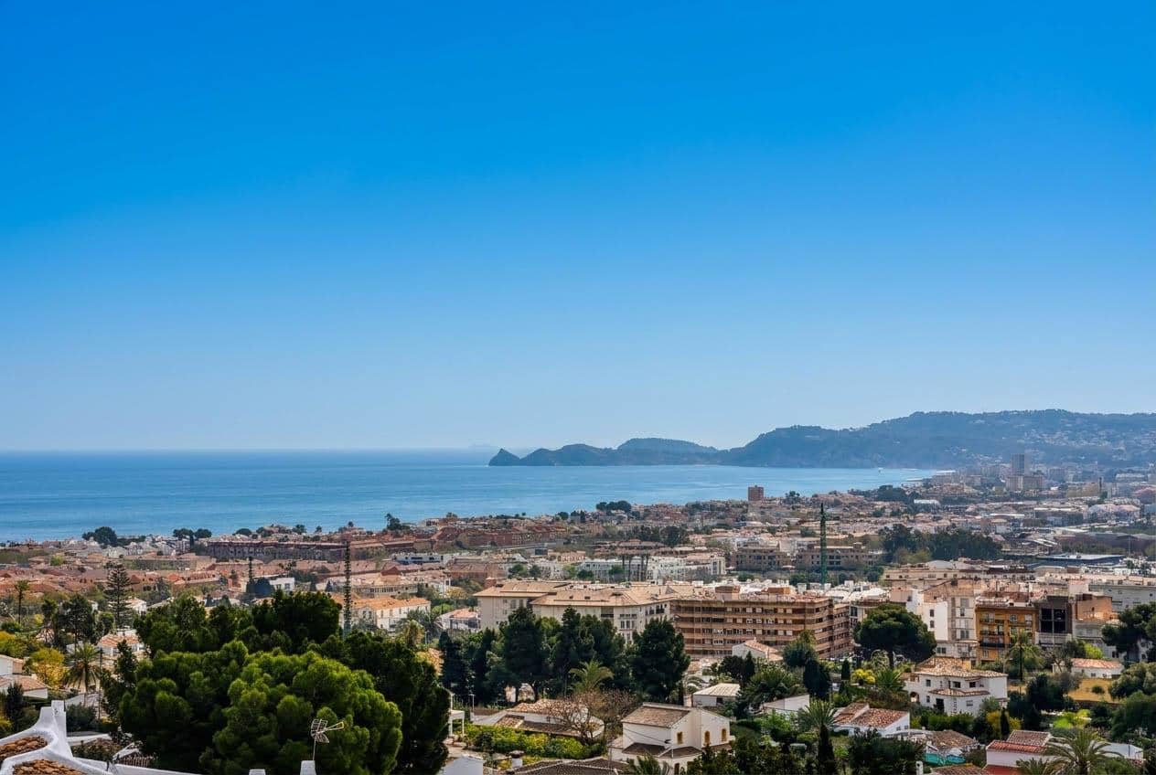 4 bedroom Villa for holiday rental in Javea / Xabia with pool garage - € 1,077 (Ref: 3713030)