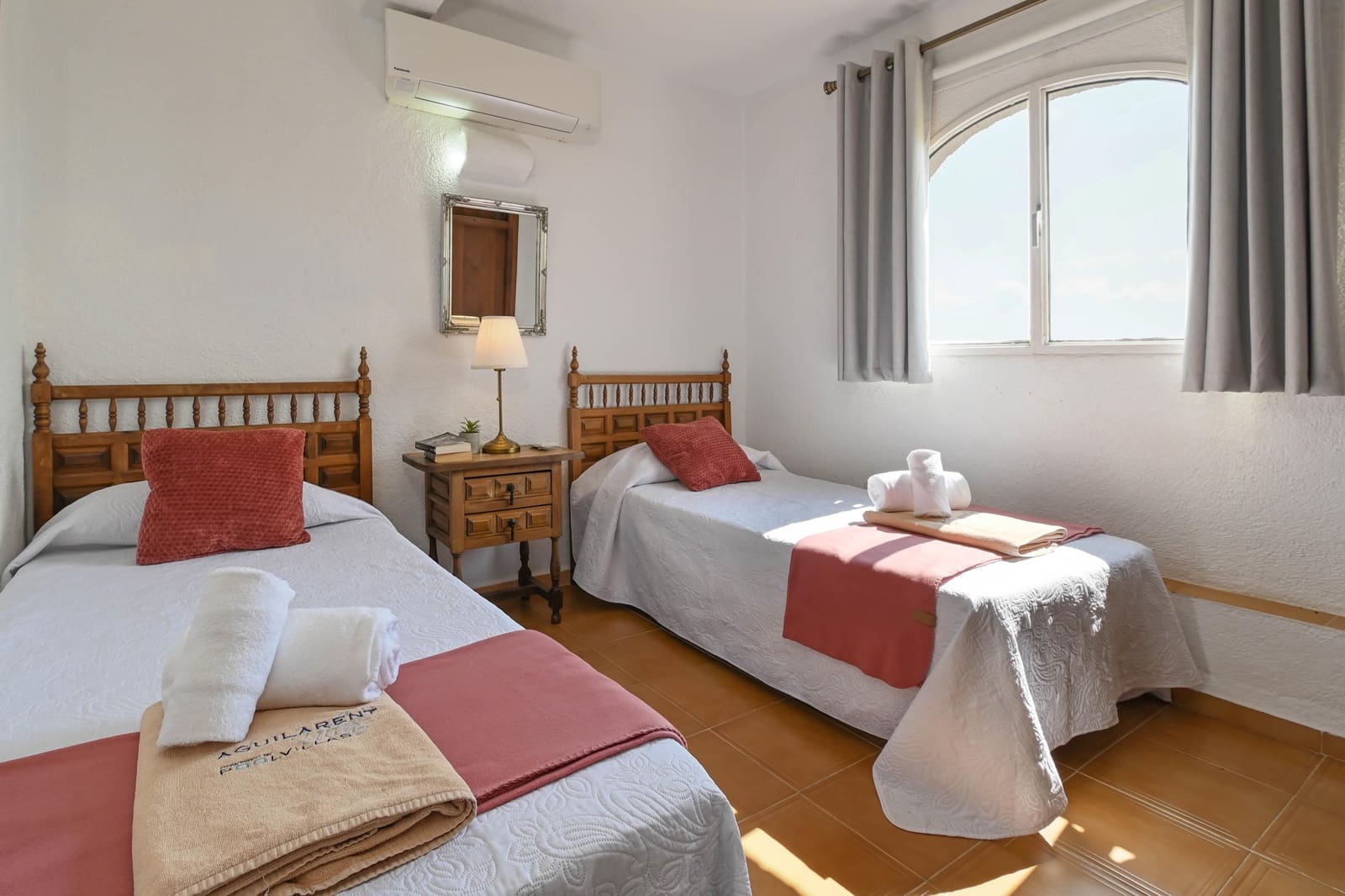 4 bedroom Villa for holiday rental in Javea / Xabia with pool garage - € 1,077 (Ref: 3713030)